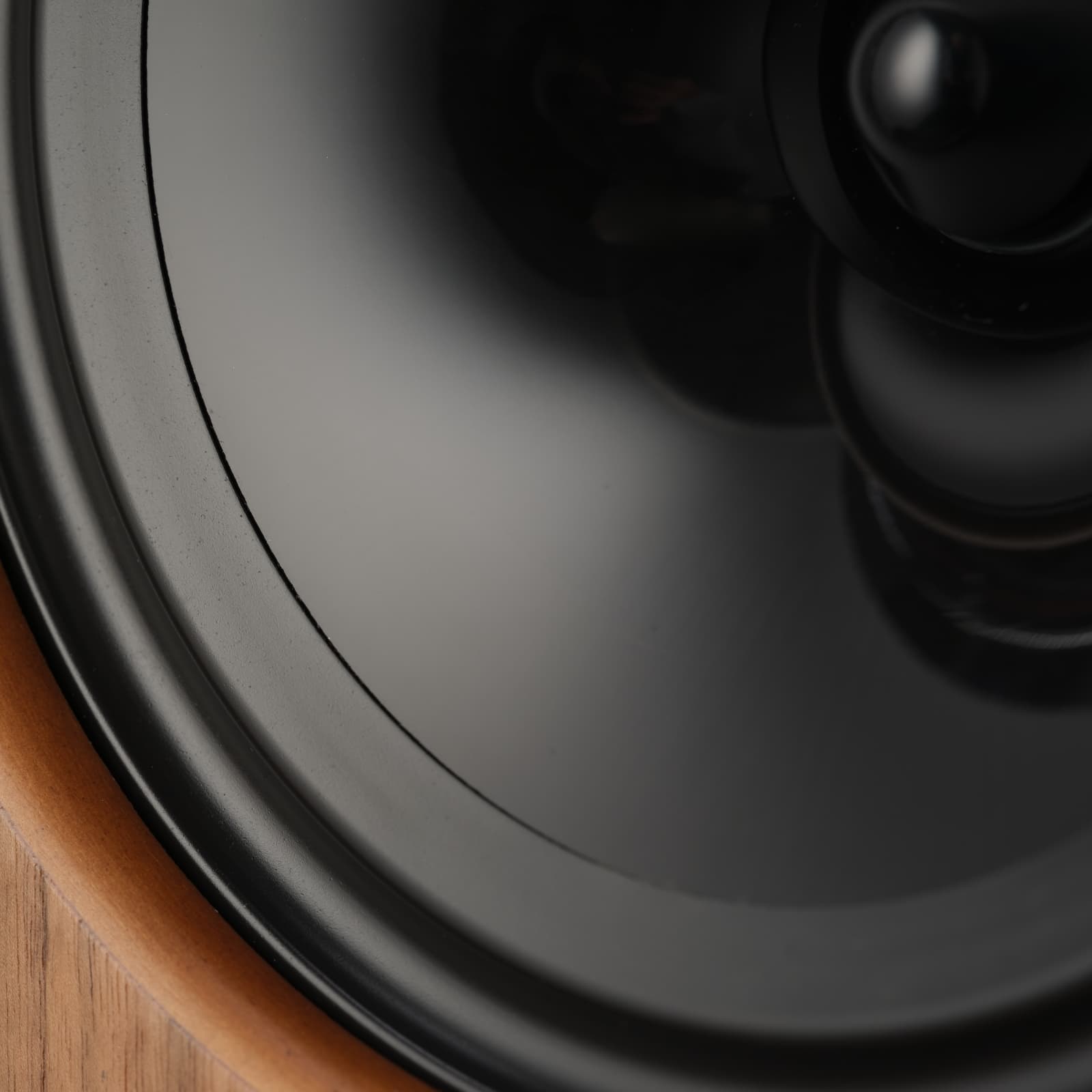 Harbeth M30.3 XD2 - Walnut